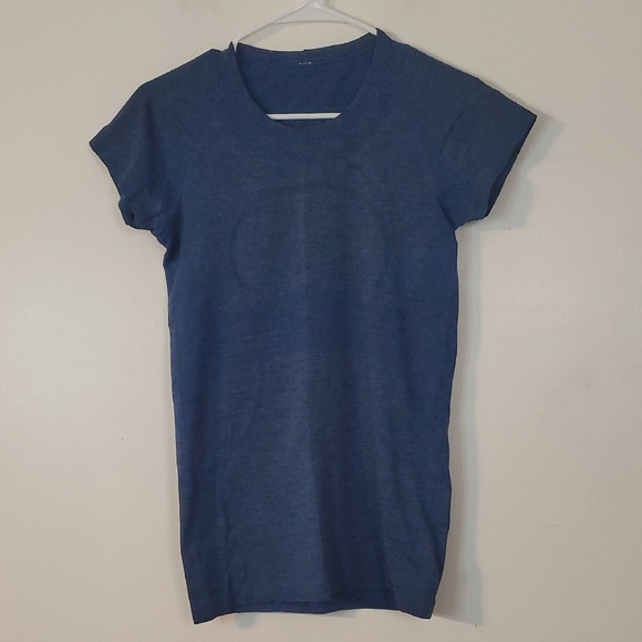 lululemon athletica Tops - Lululemon Swiftly Tech Shortsleeve Top Size 6 Blue Womens Athletic Top